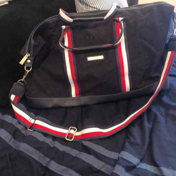 🎉HP🎉Tommy Hilfiger Travel Bag - Picture 7 of 16